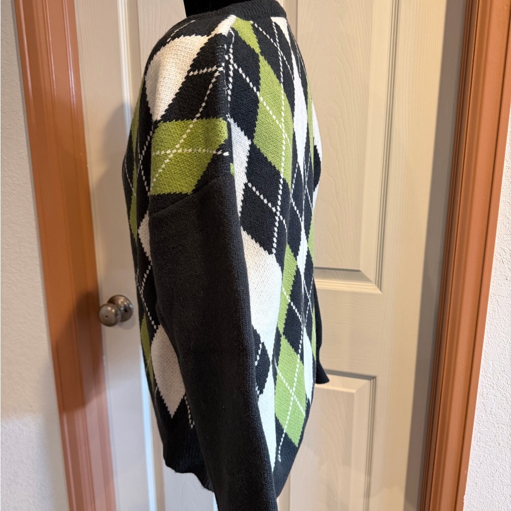 Classic Argyle Cardigan Sweater - Black and Green - Picture 4 of 7